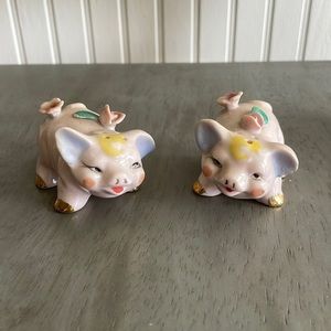 VINTAGE Pig Salt and Pepper Shaker Set